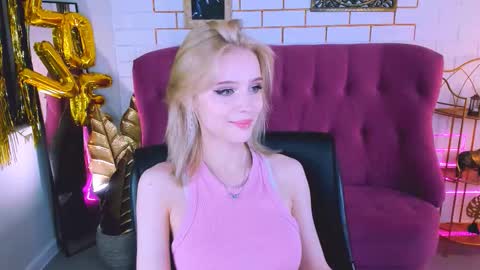 Snapshot of leonastone chatting on 10-17-25, 05:04 leonastone online show from 10-17-25, 05:04