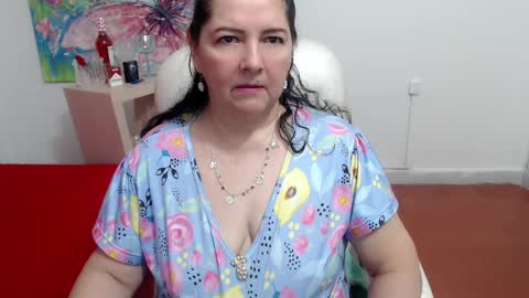 leonela   online show from 09-18-25, 01:18