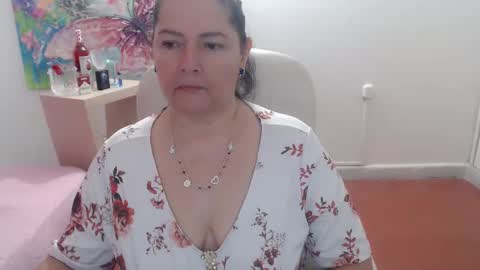 leonela   online show from 10-13-25, 02:22