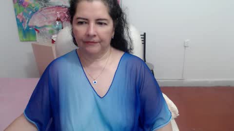 leonela   online show from 10-18-25, 09:10