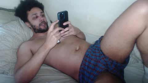 Snapshot of leonevans33 chatting on 02-02-26, 10:36 LSE online show from 02-02-26, 10:36