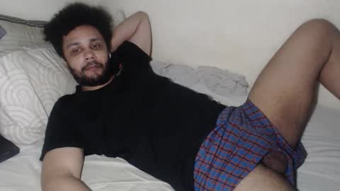 Snapshot of leonevans33 chatting on 02-02-26, 10:41 LSE online show from 02-02-26, 10:41