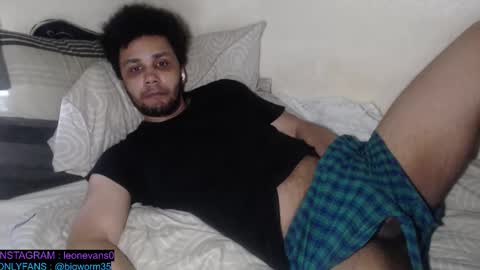 Snapshot of leonevans33 chatting on 02-06-26, 01:03 LSE online show from 02-06-26, 01:03