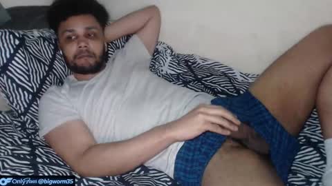 Snapshot of leonevans33 chatting on 02-19-26, 12:06 LSE online show from 02-19-26, 12:06