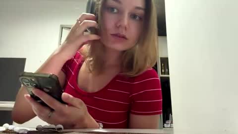 Snapshot of leonidadesantiago chatting on 06-01-26, 08:10 Reily online show from 06-01-26, 08:10