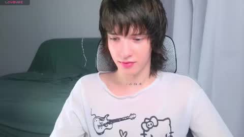 Snapshot of leonkissboy chatting on 07-08-26, 02:38 leonkissboy online show from 07-08-26, 02:38