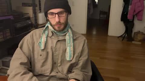 Snapshot of leonvampire chatting on 01-27-25, 08:39 Leon online show from 01-27-25, 08:39