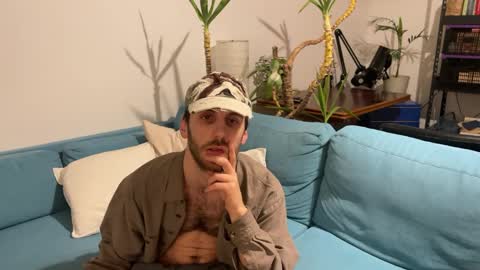 Snapshot of leonvampire chatting on 02-01-25, 12:18 Leon online show from 02-01-25, 12:18