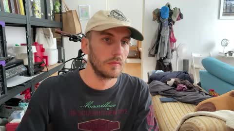 Snapshot of leonvampire chatting on 10-07-25, 10:34 Leon online show from 10-07-25, 10:34