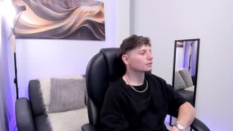 Leo  online show from 12-18-25, 04:40