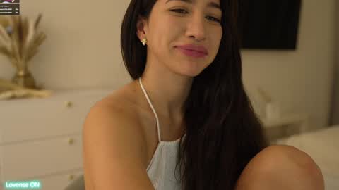 Leora online show from 02-08-25, 06:33