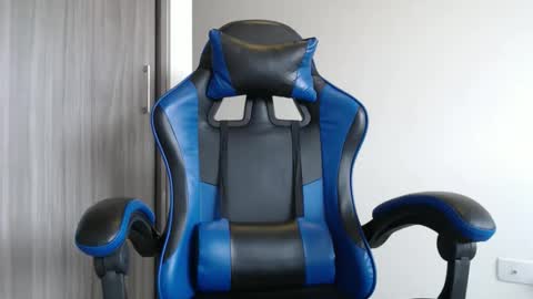 leostorm25 online show from 10-28-25, 09:39