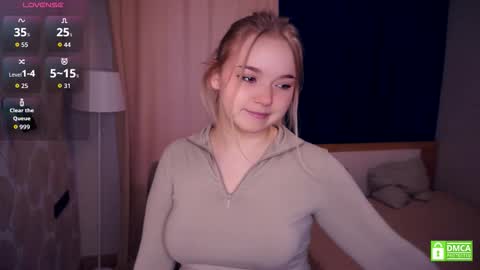 Hello everyone Im Lora Its my first day Were going to have fun together online show from 10-23-25, 05:18