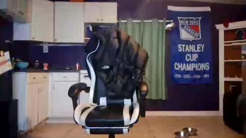 Snapshot of leppard6148 chatting on 11-04-25, 10:25 Keith online show from 11-04-25, 10:25