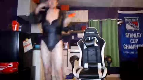 Snapshot of leppard6148 chatting on 11-05-25, 09:31 Keith online show from 11-05-25, 09:31