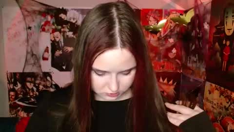 Snapshot of leraaa72 chatting on 10-28-25, 07:49 little secret online show from 10-28-25, 07:49