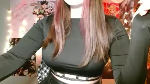 Snapshot of leraaa72 chatting on 11-20-25, 06:07 little secret online show from 11-20-25, 06:07