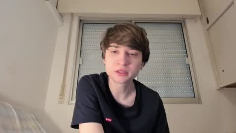 Snapshot of leraimcute chatting on 07-31-26, 03:33 Daniel online show from 07-31-26, 03:33
