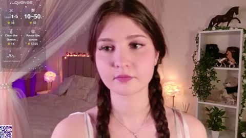 Nicole Moore online show from 12-19-25, 03:41