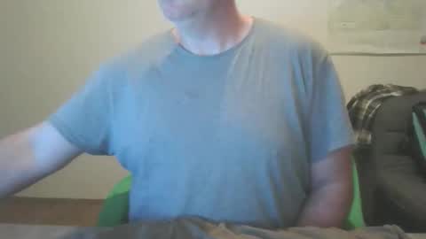 Snapshot of lerase40 chatting on 12-17-25, 10:32 homquisgode online show from 12-17-25, 10:32