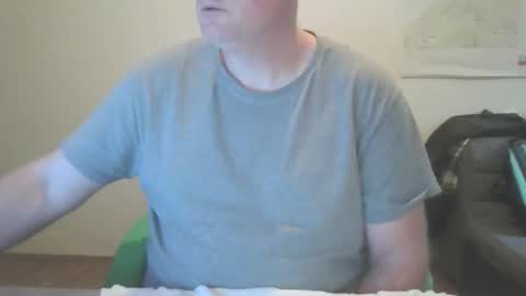 Snapshot of lerase40 chatting on 12-22-25, 08:55 homquisgode online show from 12-22-25, 08:55