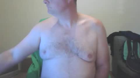 Snapshot of lerase40 chatting on 01-12-26, 01:16 homquisgode online show from 01-12-26, 01:16