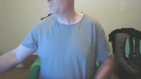 Snapshot of lerase40 chatting on 01-15-26, 10:42 homquisgode online show from 01-15-26, 10:42