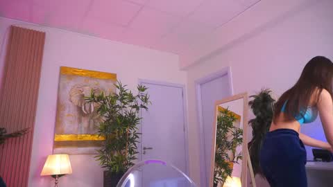 Snapshot of lesaismore chatting on 12-09-24, 08:44 Jessie online show from 12-09-24, 08:44