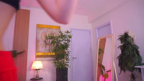 Snapshot of lesaismore chatting on 12-12-24, 08:47 Jessie online show from 12-12-24, 08:47