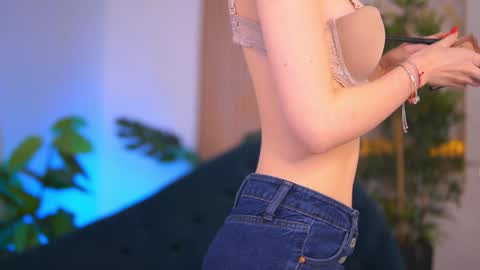 Snapshot of lesaismore chatting on 12-28-24, 07:55 Jessie online show from 12-28-24, 07:55