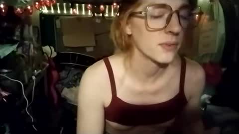 LesleyGumGrass- The Boring Trans girl online show from 04-17-26, 01:19