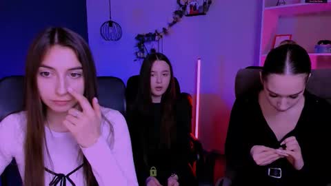 leslie_bird online show from 03-12-26, 10:10