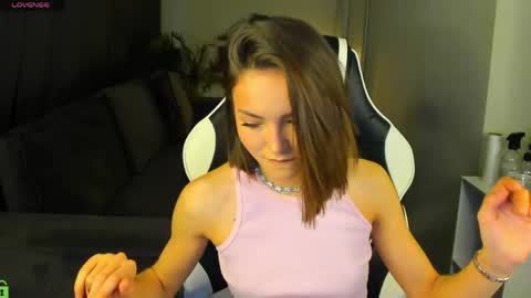 Snapshot of leslie_scottt chatting on 04-29-26, 02:37 Leslie online show from 04-29-26, 02:37