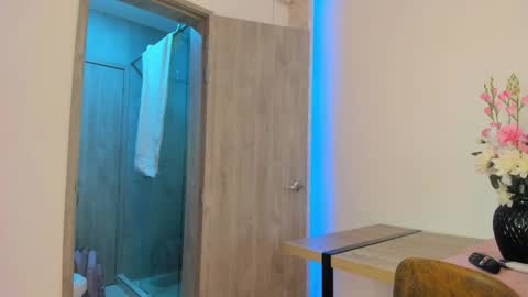 LeslieBush online show from 11-21-25, 08:18