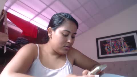 Snapshot of leslyandika chatting on 01-25-25, 05:08 LeslyAndika online show from 01-25-25, 05:08