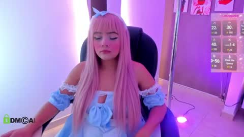 Snapshot of leslyevans1 chatting on 07-19-26, 12:03 Lesly online show from 07-19-26, 12:03