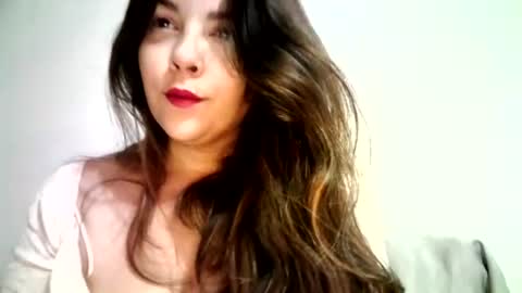 Snapshot of leslymoon90 chatting on 08-06-26, 02:52 Lesly moon online show from 08-06-26, 02:52