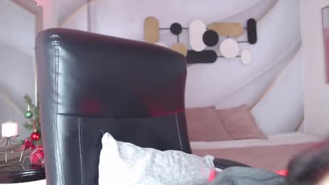 Less  online show from 12-15-24, 11:23