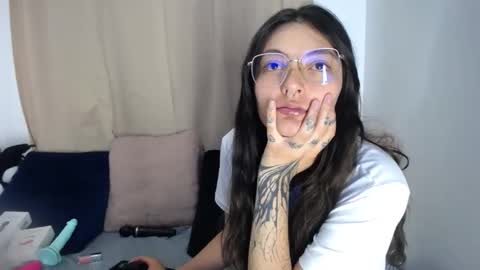 lessliee online show from 04-13-26, 09:04