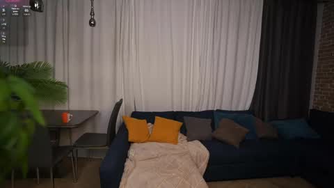 Hi my name is Lessy I am 18 years old. Im new here but I really like making new acquaintances online show from 04-08-26, 07:36