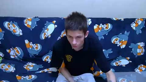 Snapshot of lester_broo chatting on 06-10-26, 10:25 lester_broo online show from 06-10-26, 10:25