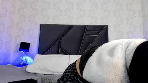 Leti White online show from 10-28-25, 10:23