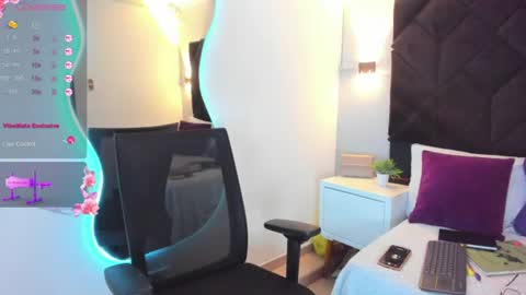 Snapshot of letiziia_sky chatting on 06-23-26, 08:18 letiziia online show from 06-23-26, 08:18