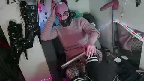 Julian Mask online show from 10-11-25, 06:17