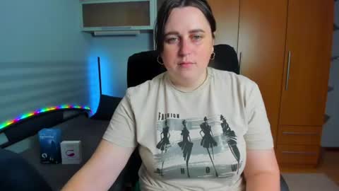 Snapshot of letticams chatting on 06-24-26, 06:34 Naomi online show from 06-24-26, 06:34