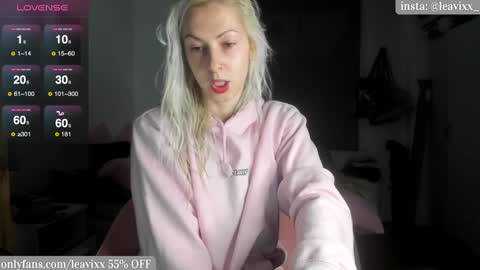 Snapshot of leusee chatting on 01-15-25, 04:43 LeaVixx online show from 01-15-25, 04:43