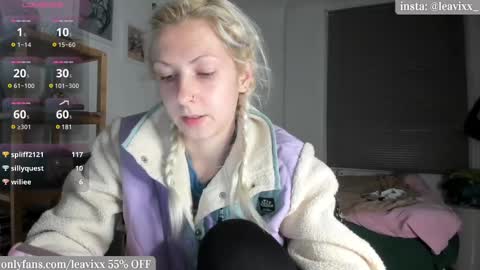 Snapshot of leusee chatting on 03-11-25, 09:48 LeaVixx online show from 03-11-25, 09:48