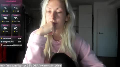 Snapshot of leusee chatting on 11-03-25, 04:30 LeaVixx online show from 11-03-25, 04:30