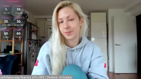 Snapshot of leusee chatting on 02-28-26, 11:00 LeaVixx online show from 02-28-26, 11:00