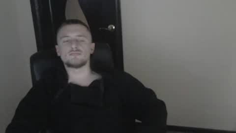 Snapshot of lev1ngston chatting on 12-25-24, 11:00 lev1ngston online show from 12-25-24, 11:00